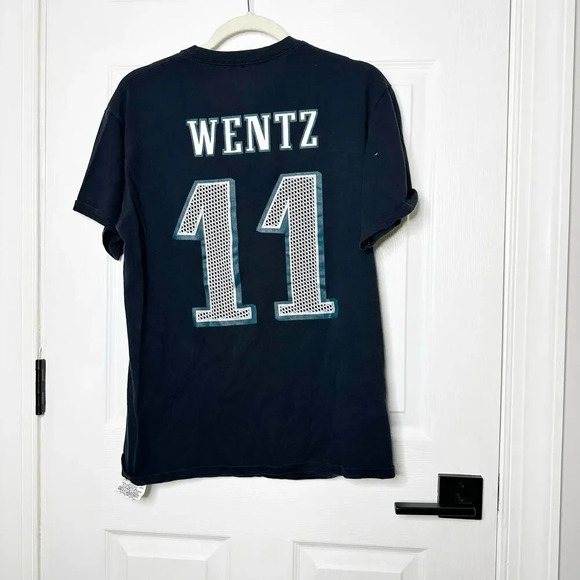 NFL Team Apparel Carson Wentz 11 Eagles Short‎ Sleeve T-Shirt Unisex - Picture 4 of 4